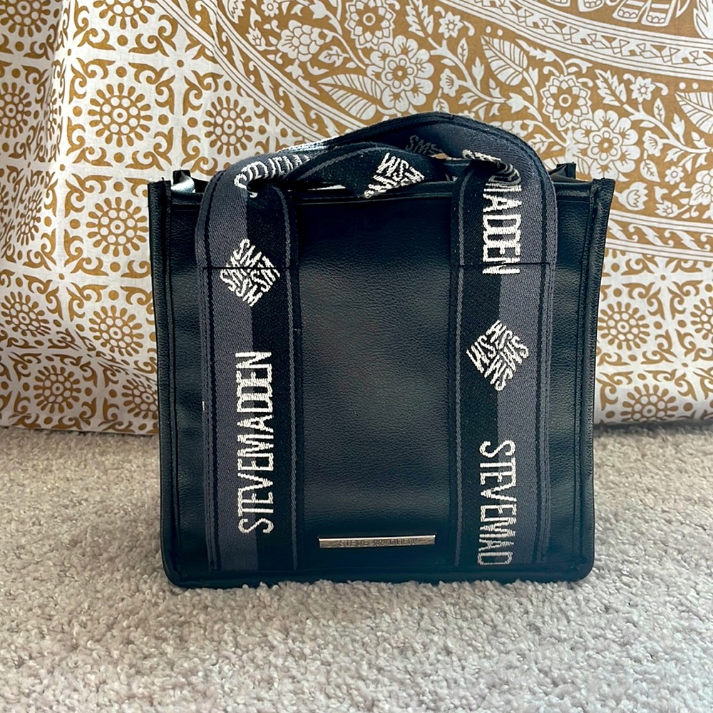 SOLD/Steve Madden Handbag/TikTok Handbag/Trendy Handbag/Black Handbag/GUC